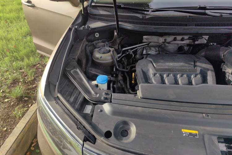 Used Volkswagen Viloran 2022 380TSI Flagship Edition Engine Bay Right