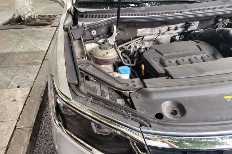 Used Volkswagen Viloran 2022 380TSI Prestige Edition Engine Bay Right