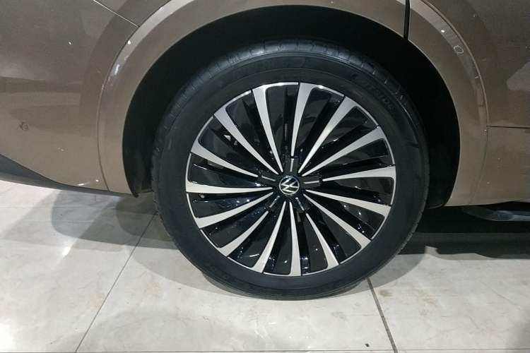 Used Volkswagen Viloran 2022 380TSI Prestige Edition Exterior 8
