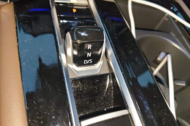Used Volkswagen Viloran 2022 380TSI Prestige Edition Gear Lever