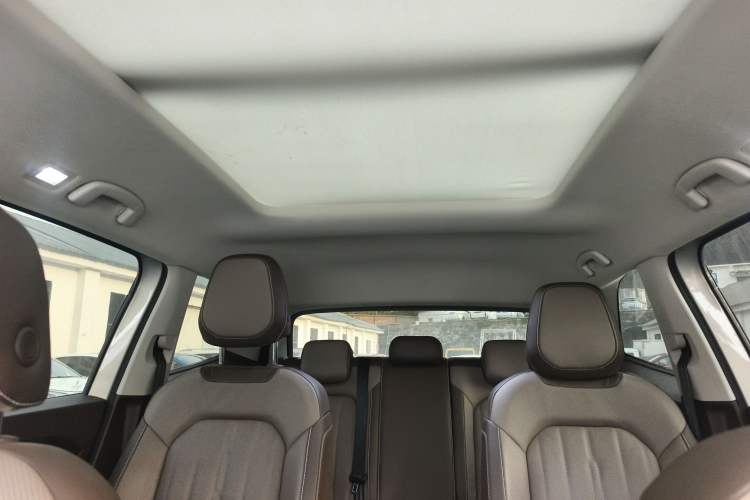 Used Volkswagen Viloran 2022 380TSI Luxury Edition Headliner