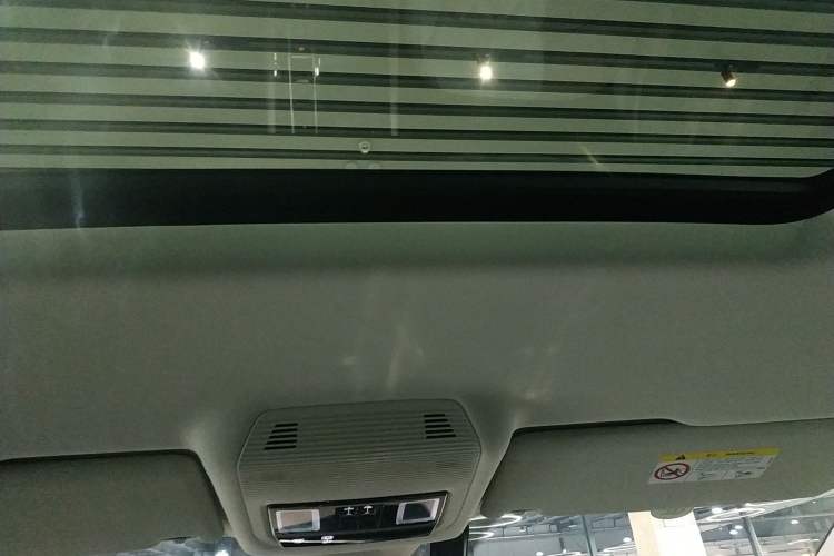 Used Volkswagen Viloran 2022 380TSI Prestige Edition Headliner