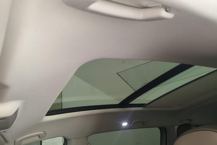 Used Volkswagen Viloran 2022 380TSI Luxury Edition Headliner