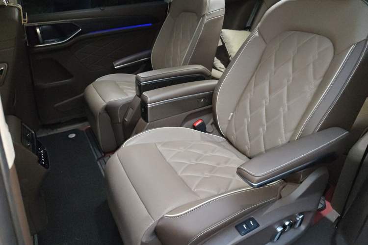 Used Volkswagen Viloran 2022 380TSI Prestige Edition Interior 4