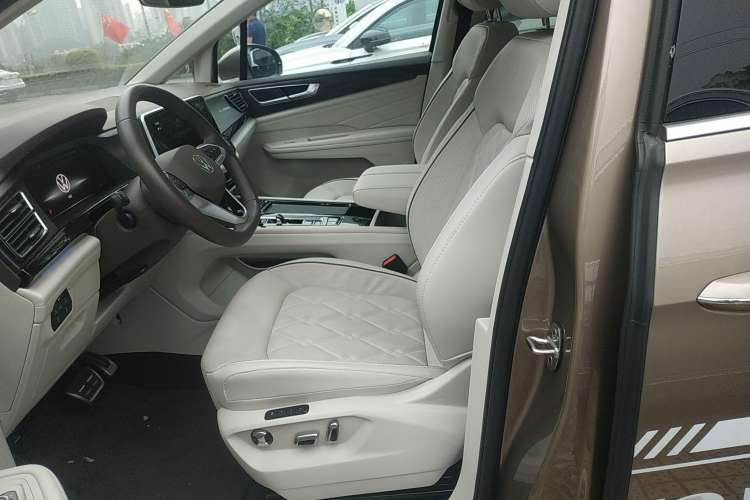 Used Volkswagen Viloran 2022 380TSI Prestige Edition Left Front Seat