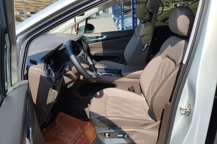 Used Volkswagen Viloran 2022 380TSI Prestige Edition Left Front Seat