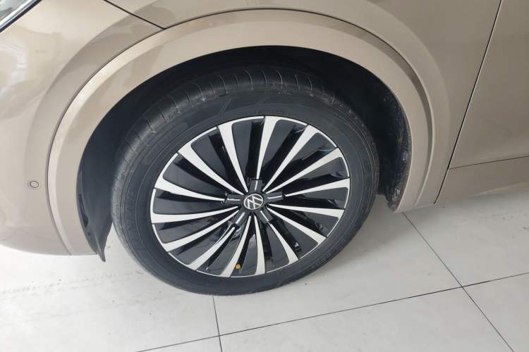 Used Volkswagen Viloran 2022 380TSI Prestige Edition Left Front Wheel Hub