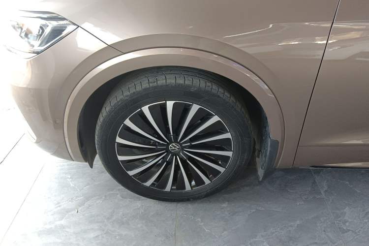 Used Volkswagen Viloran 2022 380TSI Prestige Edition Left Front Wheel Hub