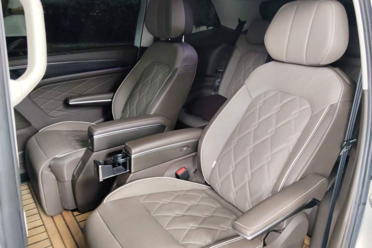 Used Volkswagen Viloran 2022 380TSI Prestige Edition Left Rear Seat