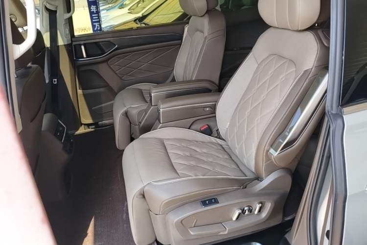 Used Volkswagen Viloran 2022 380TSI Prestige Edition Left Rear Seat