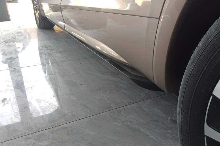 Used Volkswagen Viloran 2022 380TSI Prestige Edition Left Side Sill
