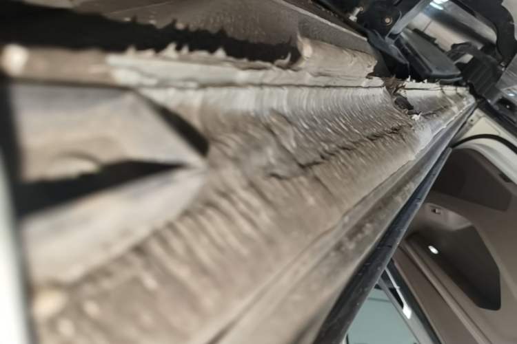 Used Volkswagen Viloran 2022 380TSI Luxury Edition Left Side Sill