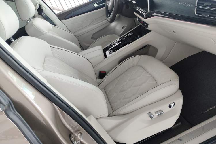 Used Volkswagen Viloran 2022 380TSI Prestige Edition Right Front Seat