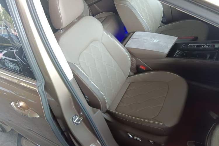 Used Volkswagen Viloran 2022 380TSI Prestige Edition Right Front Seat