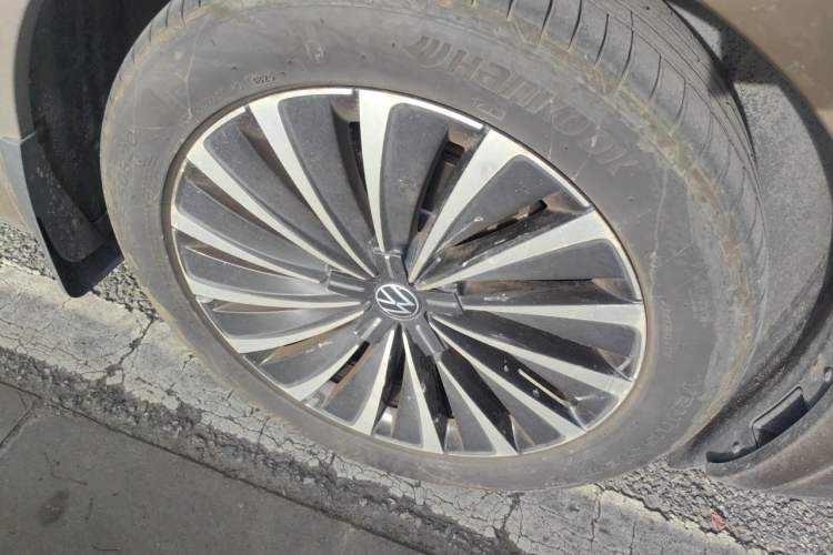 Used Volkswagen Viloran 2022 380TSI Flagship Edition Right Front Wheel Hub