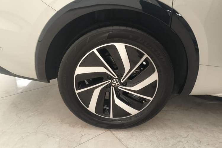 Used Volkswagen Viloran 2022 380TSI Luxury Edition Right Rear Wheel Hub