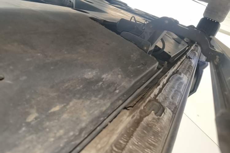 Used Volkswagen Viloran 2022 380TSI Luxury Edition Right Side Sill