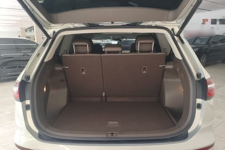 Used Volkswagen Viloran 2022 380TSI Luxury Edition Trunk