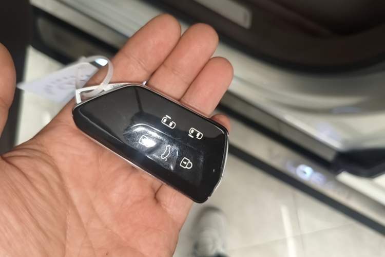 Used Volkswagen Viloran 2022 380TSI Luxury Edition Vehicle Key