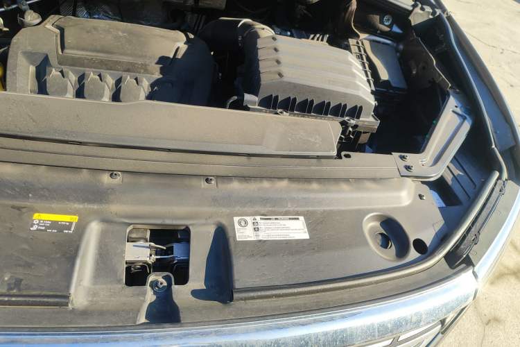 Used Volkswagen Viloran 2022 380TSI Prestige Edition Engine Bay Left