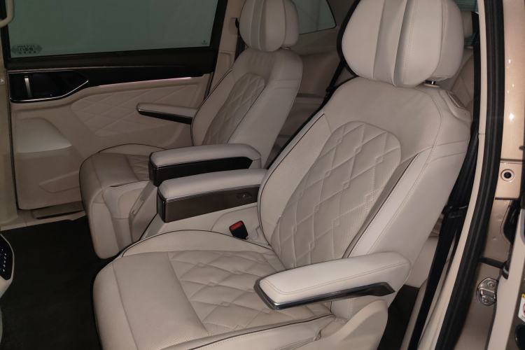 Used Volkswagen Viloran 2022 380TSI Prestige Edition Left Rear Seat