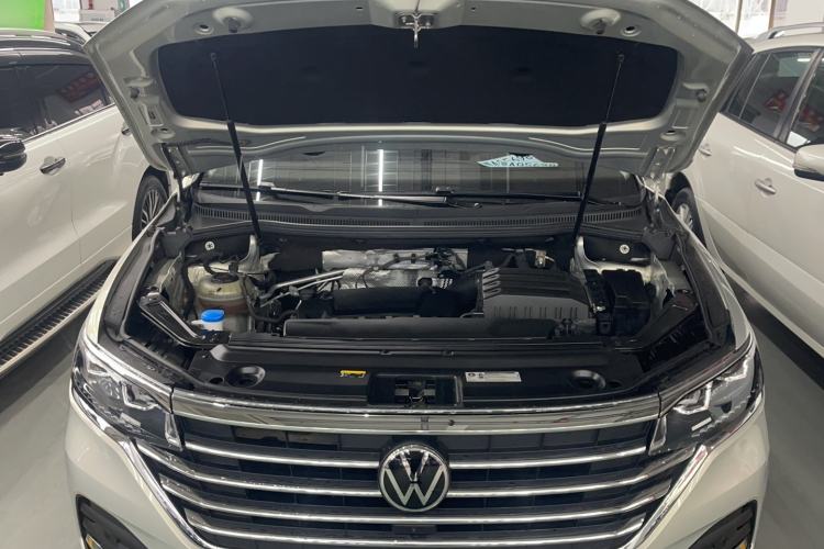 Used Volkswagen Viloran 2022 330TSI Business Edition Engine Bay