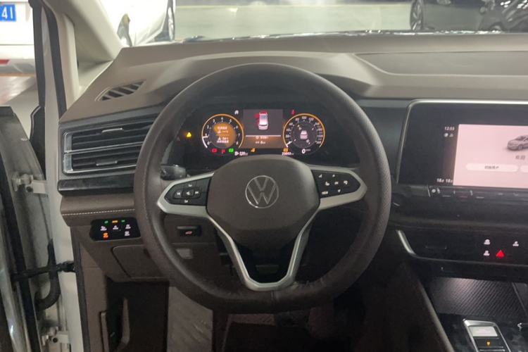 Used Volkswagen Viloran 2022 330TSI Business Edition Interior 10