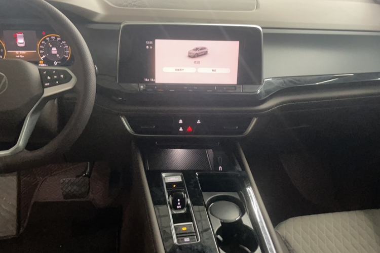 Used Volkswagen Viloran 2022 330TSI Business Edition Interior 3
