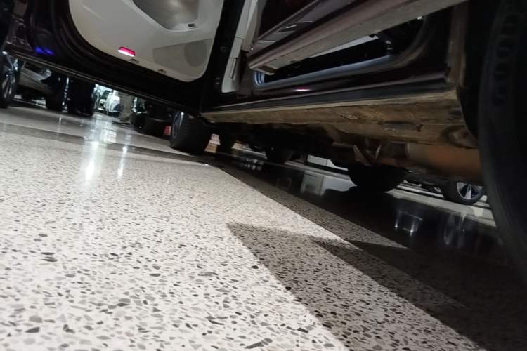 Used Volkswagen Viloran 2022 380TSI Prestige Edition Left Side Sill