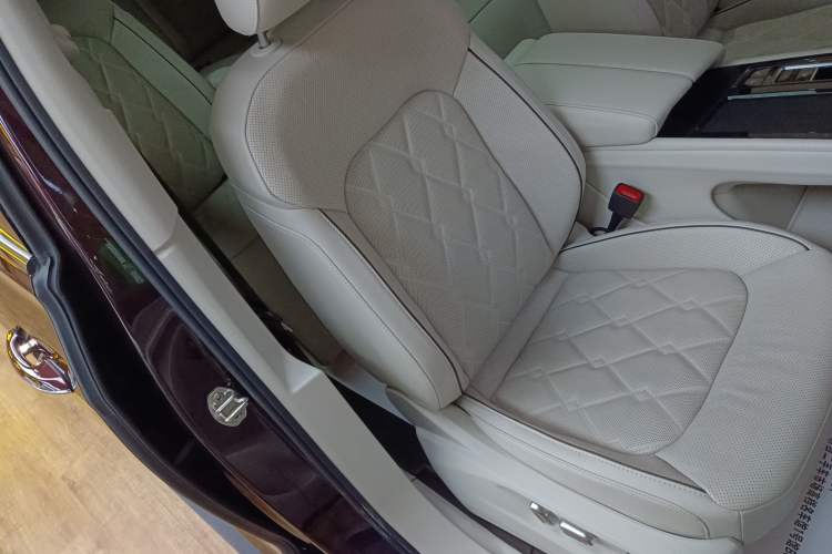 Used Volkswagen Viloran 2022 380TSI Prestige Edition Right Front Seat