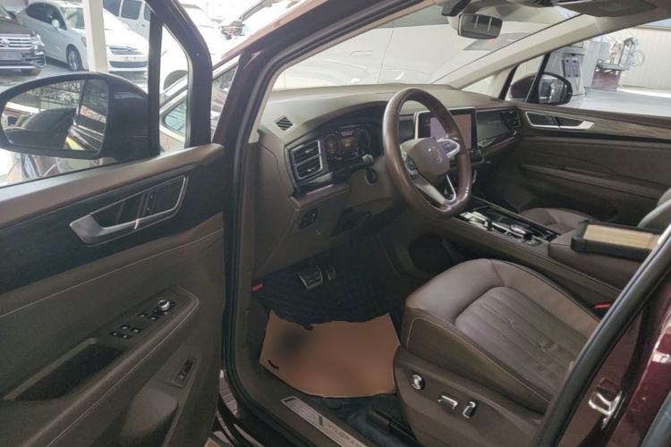 Used Volkswagen Viloran 2022 380TSI Luxury Edition Driver Seat