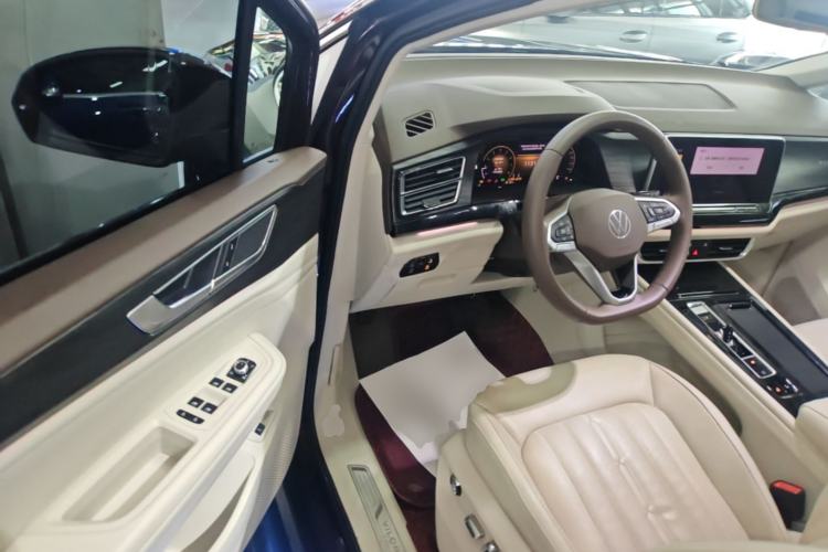 Used Volkswagen Viloran 2022 330TSI Luxury Edition Driver Seat