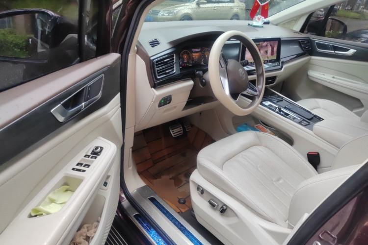 Used Volkswagen Viloran 2022 330TSI Luxury Edition Driver Seat