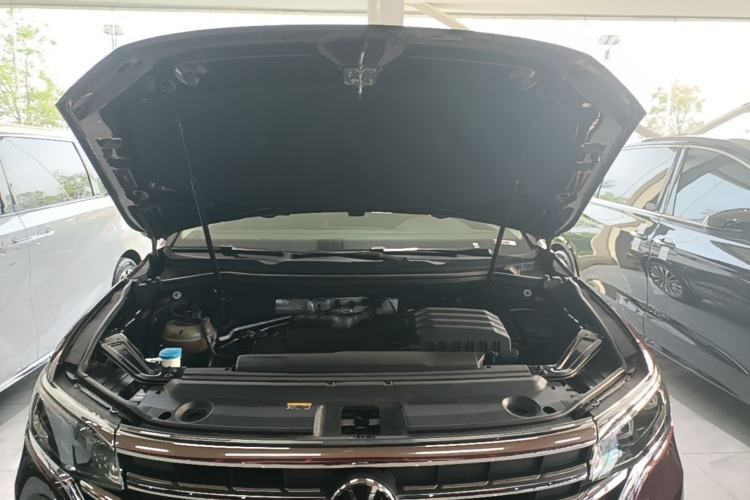 Used Volkswagen Viloran 2022 380TSI Flagship Edition Engine Bay