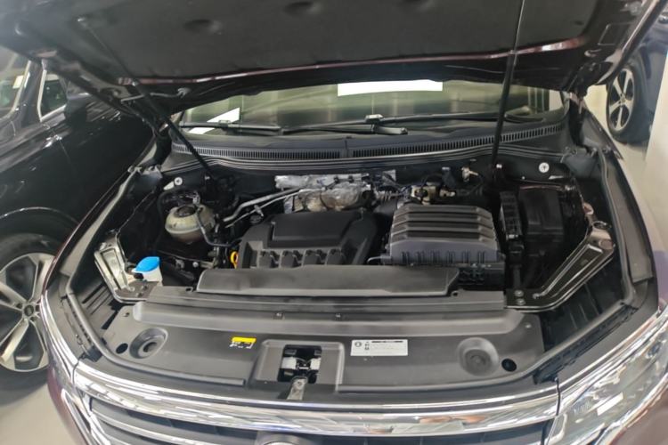 Used Volkswagen Viloran 2022 330TSI Luxury Edition Engine Bay