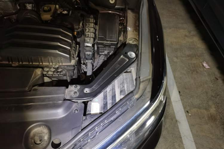 Used Volkswagen Viloran 2022 380TSI Prestige Edition Engine Bay Left