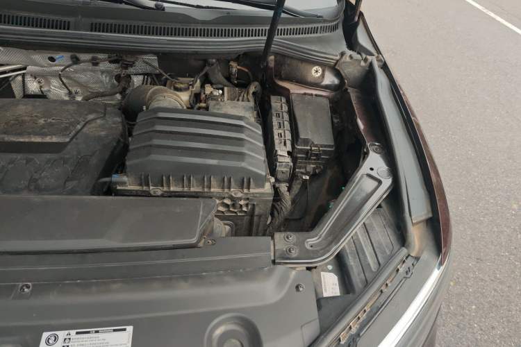 Used Volkswagen Viloran 2022 380TSI Prestige Edition Engine Bay Left