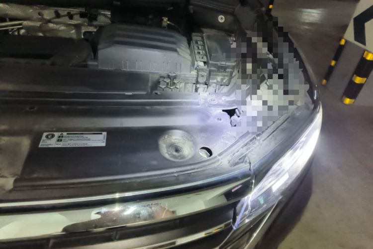 Used Volkswagen Viloran 2022 380TSI Luxury Edition Engine Bay Left