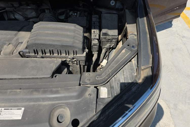 Used Volkswagen Viloran 2022 380TSI Prestige Edition Engine Bay Left