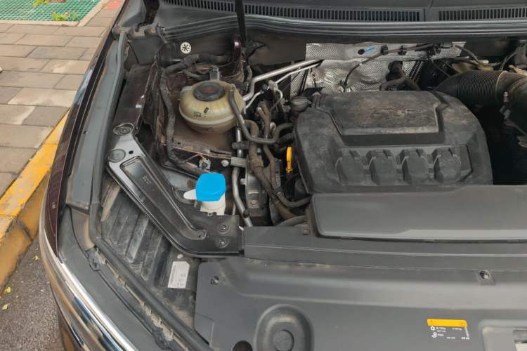 Used Volkswagen Viloran 2022 380TSI Prestige Edition Engine Bay Right