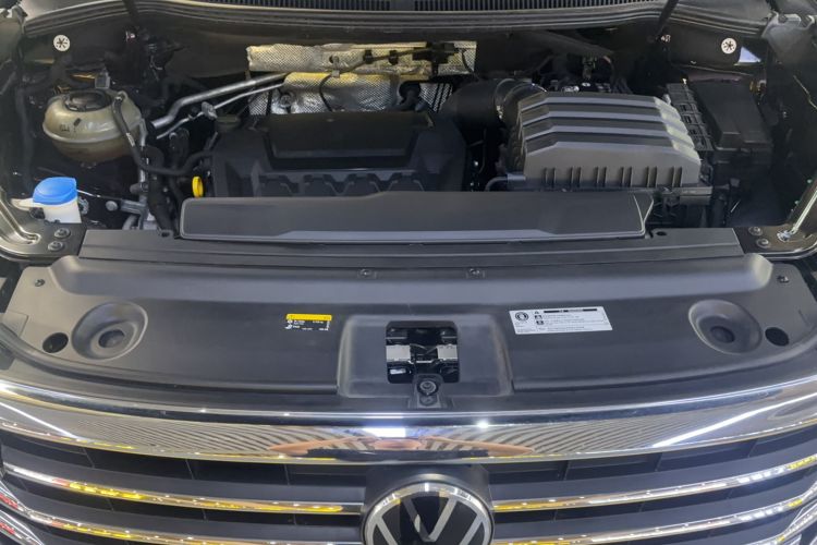 Used Volkswagen Viloran 2022 380TSI Luxury Edition Engine Bay