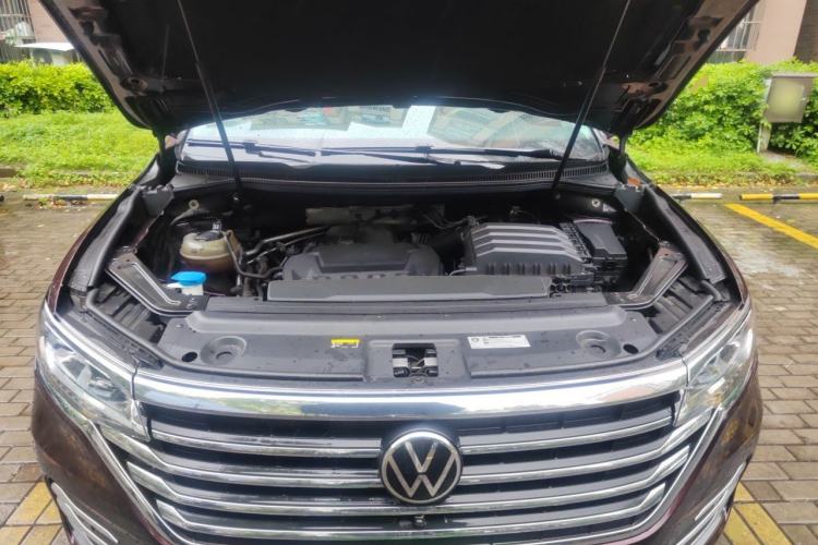 Used Volkswagen Viloran 2022 330TSI Luxury Edition Engine Bay