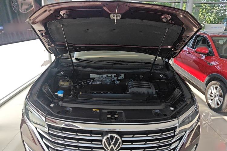 Used Volkswagen Viloran 2022 380TSI Prestige Edition Engine Bay