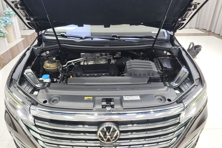 Used Volkswagen Viloran 2022 380TSI Prestige Edition Engine Bay