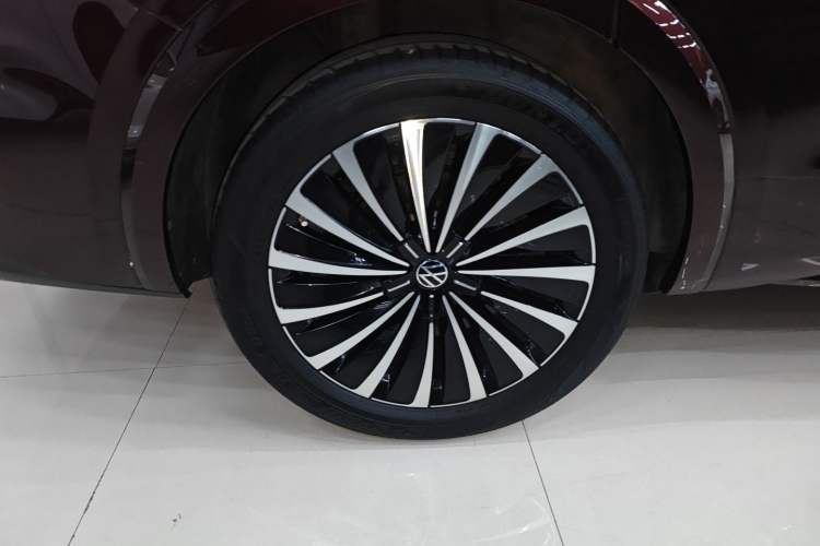 Used Volkswagen Viloran 2022 380TSI Prestige Edition Exterior 8