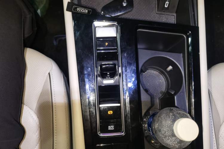 Used Volkswagen Viloran 2022 380TSI Prestige Edition Gear Lever