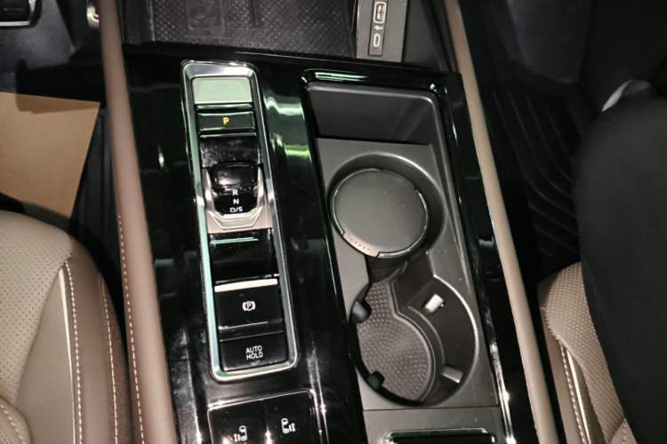 Used Volkswagen Viloran 2022 380TSI Prestige Edition Gear Lever