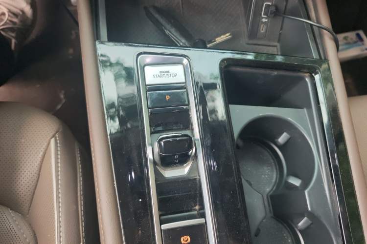 Used Volkswagen Viloran 2022 380TSI Prestige Edition Gear Lever