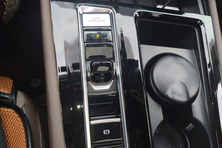 Used Volkswagen Viloran 2022 380TSI Prestige Edition Gear Lever