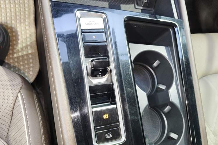 Used Volkswagen Viloran 2022 380TSI Prestige Edition Gear Lever